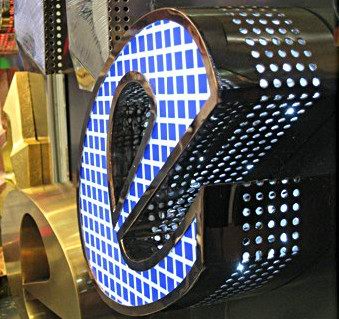 高邊創意網眼發光字