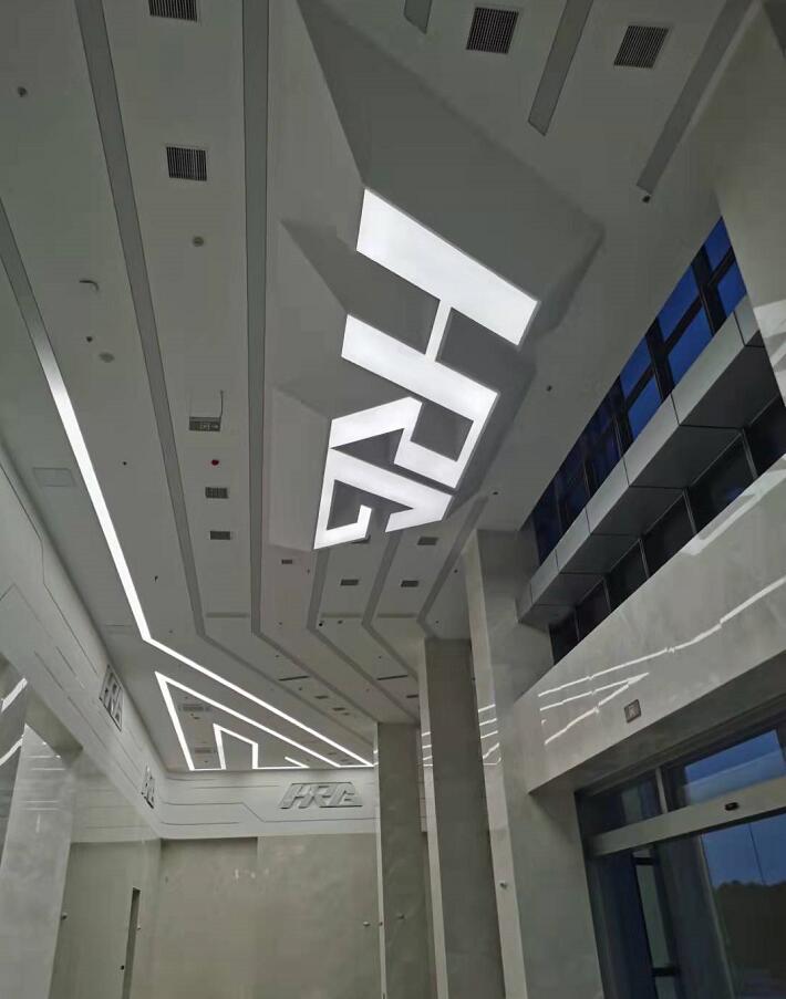 昆山哈工大機器人房（fáng）頂三維立體發光大字