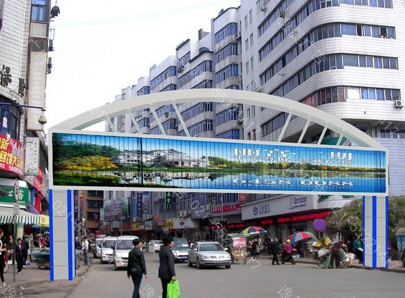 跨街廣告牌,跨街龍門架