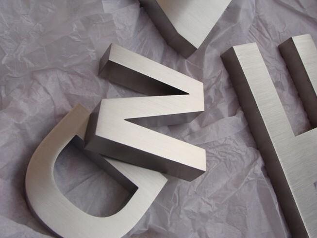 不鏽鋼精工拉絲平麵字